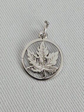 Vintage Sterling Silver Maple Leaf Charm Pendant RL Signed Bracelet Charm Canada